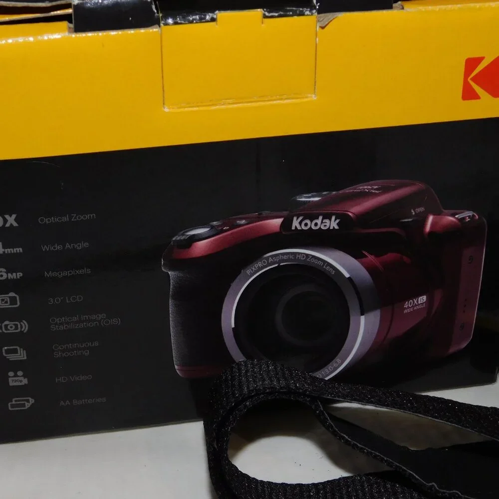 Kodak Pixpro AZ401 Digital Camera New In Box